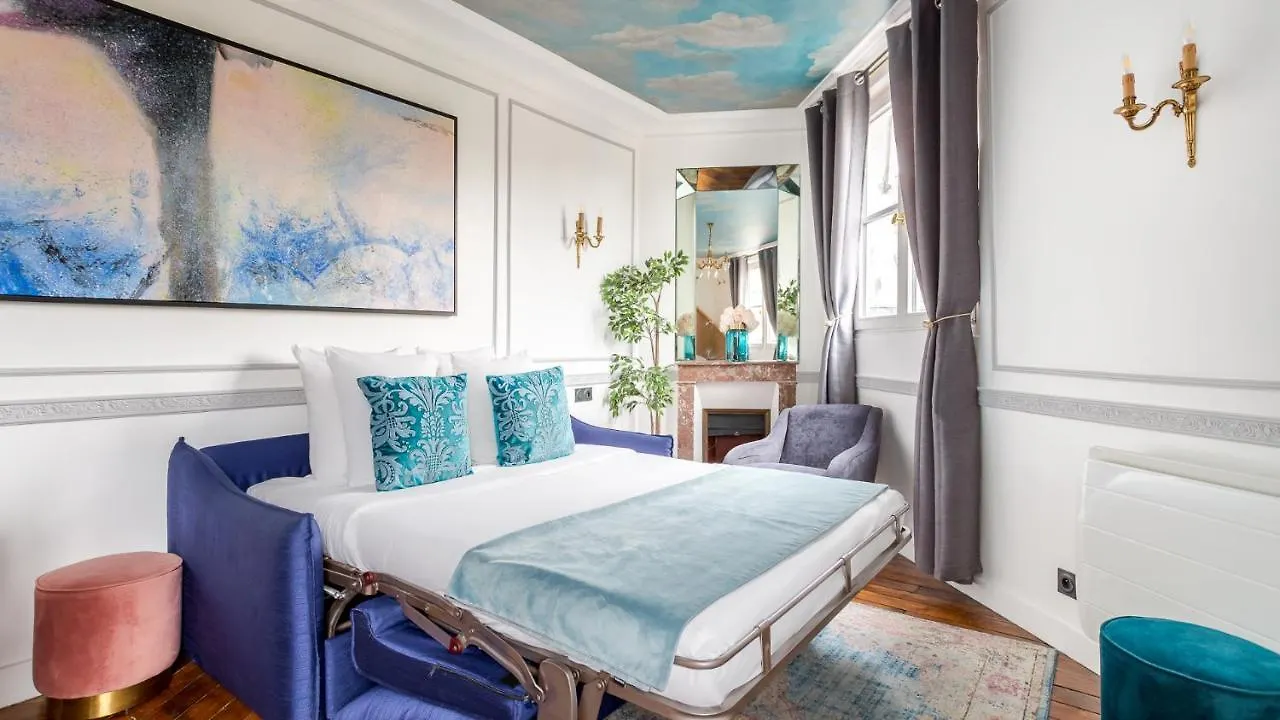 Luxury 2 Bedroom Duplex - Beautiful Monument View Paris