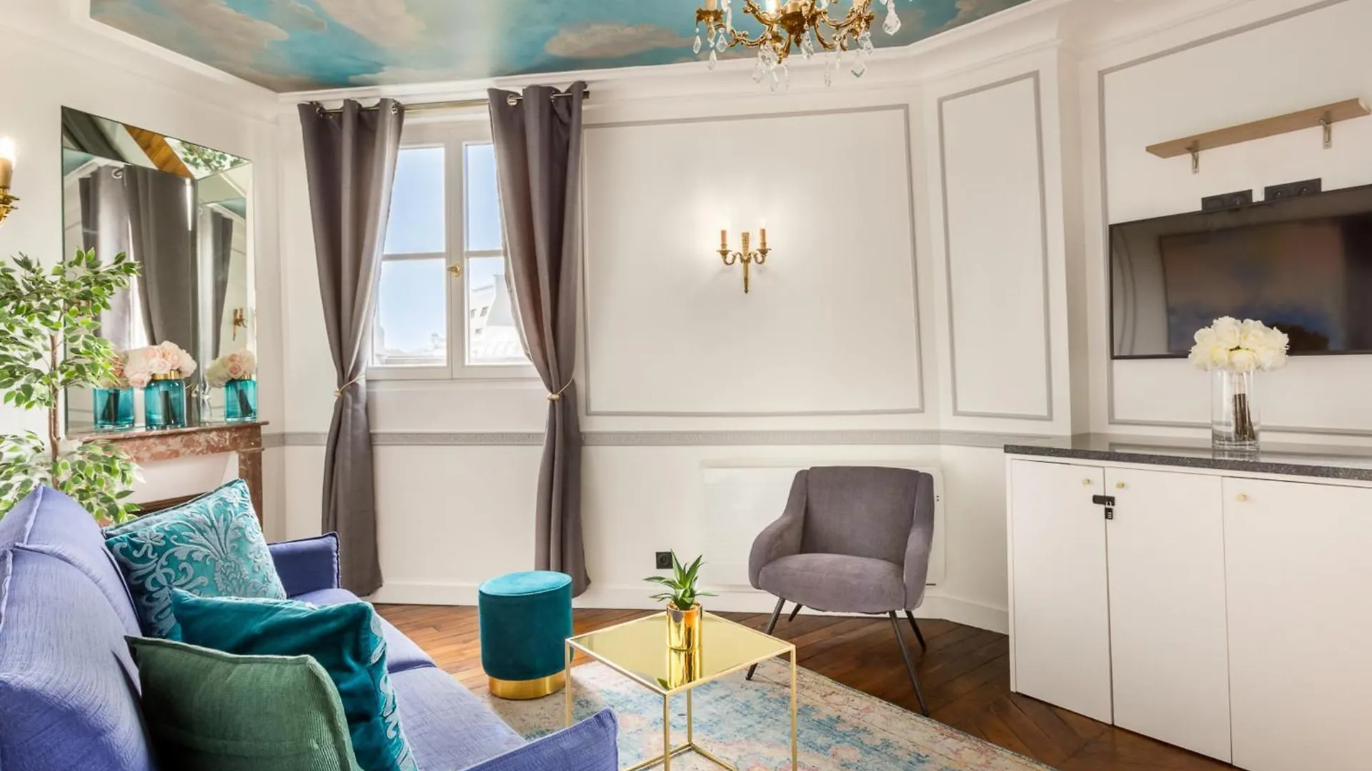 Luxury 2 Bedroom Duplex - Beautiful Monument View Paris Appartement