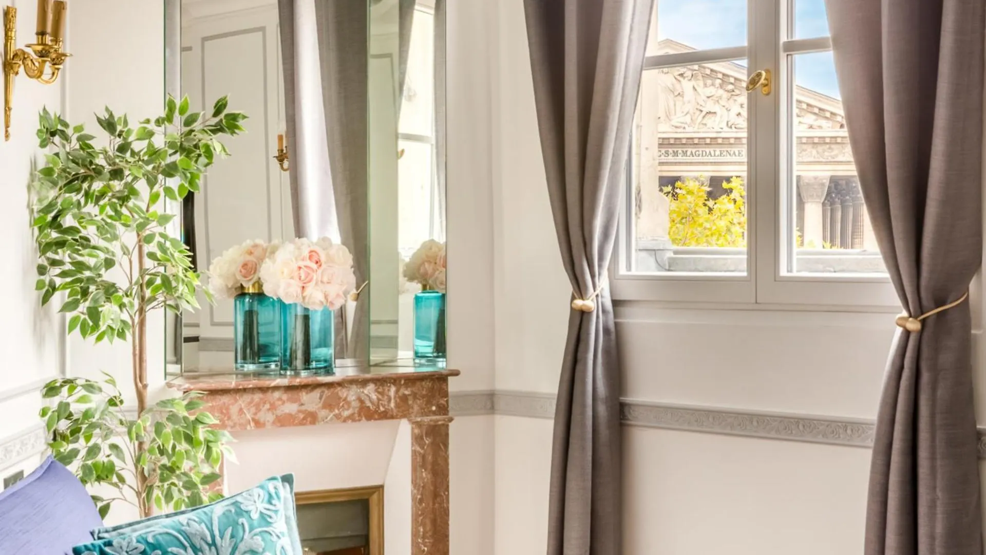 Luxury 2 Bedroom Duplex - Beautiful Monument View Paris