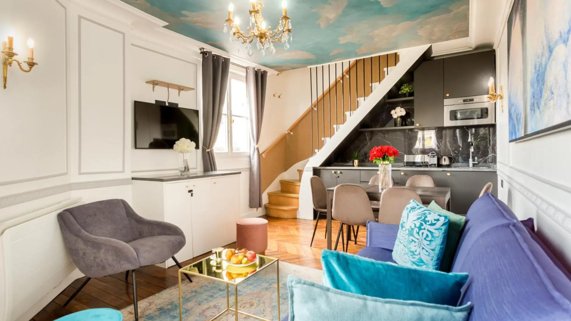 Luxury 2 Bedroom Duplex - Beautiful Monument View Paris