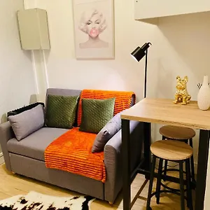 Buttes Chaumont - Studio Centre Séjour chez l'habitant